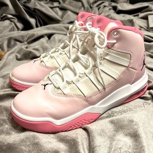 Nike Jordan Max Aura